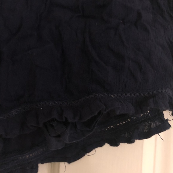 Blue ruffle shorts - Picture 2 of 3